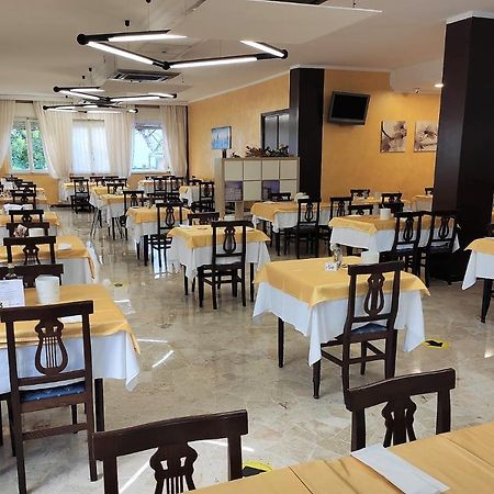 Mantovani Hotel Mariu Rimini Buitenkant foto
