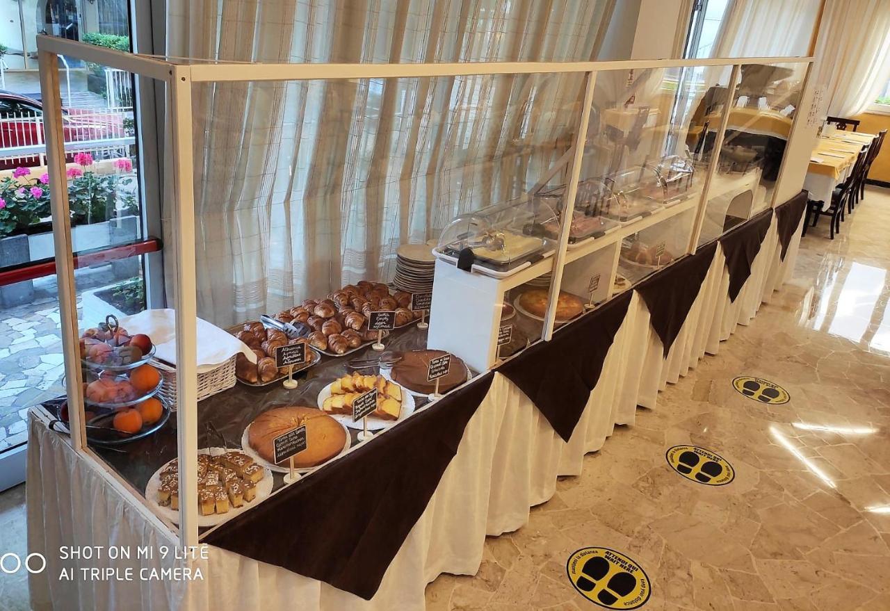 Mantovani Hotel Mariu Rimini Buitenkant foto