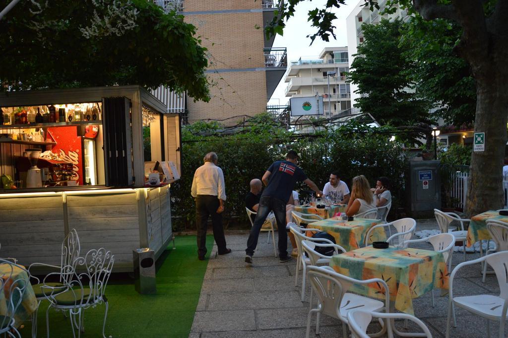 Mantovani Hotel Mariu Rimini Buitenkant foto